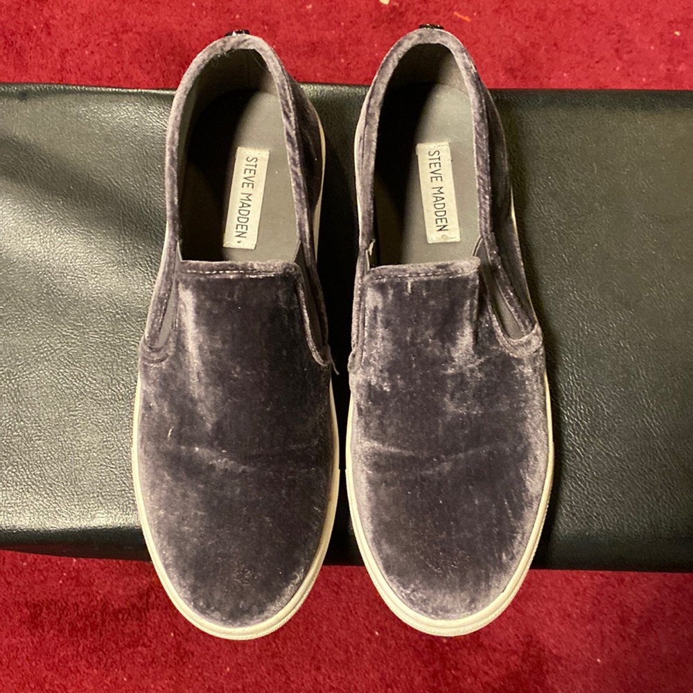 Steve Madden slip on sneakers